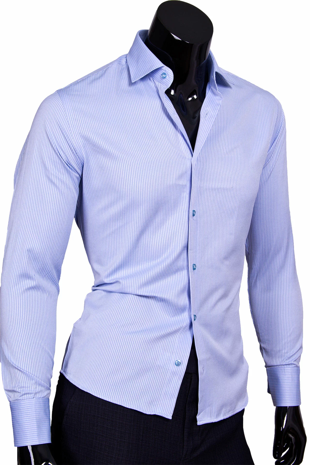 Голубая мужская рубашка с длинным рукавом