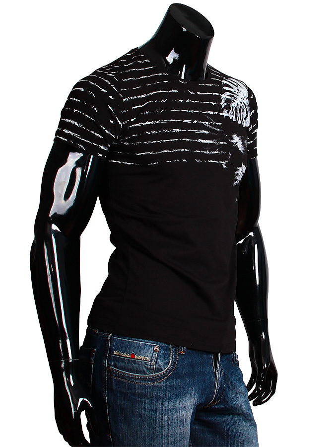 Приталенная мужская футболка черного цвета с рисунком