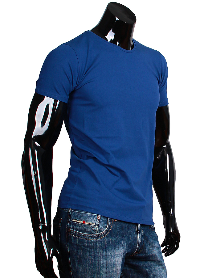 Однотонная приталенная мужская футболка синего цвета