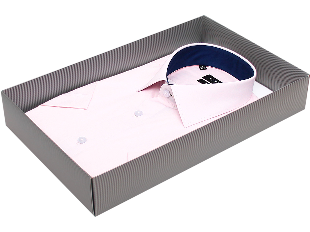 Однотонная приталенная рубашка бледно-розового цвета с коротким рукавом
